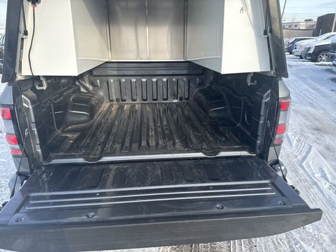 Used 2024 Nissan Frontier SV image 22