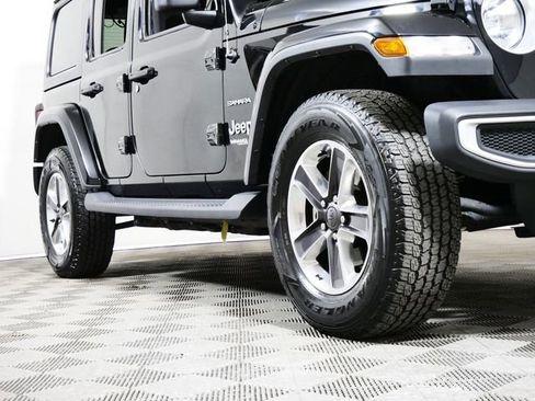 Used 2019 Jeep Wrangler Unlimited Sahara AWD/4WD image 2