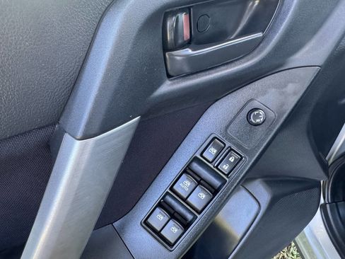 Used 2015 Subaru Forester 2.5i w/ Alloy Wheel Package image 11