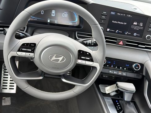 New 2026 Hyundai Elantra SEL Sport FWD image 23