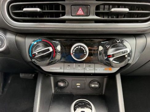 Used 2023 Hyundai Kona SEL AWD/4WD image 13