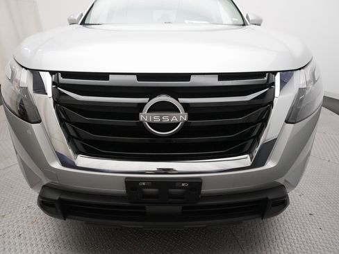 Certified 2024 Nissan Pathfinder SV image 21