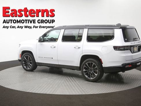 Used 2025 Jeep Grand Wagoneer Series III w/ Rear Seat Video Group 1 AWD/4WD image 68