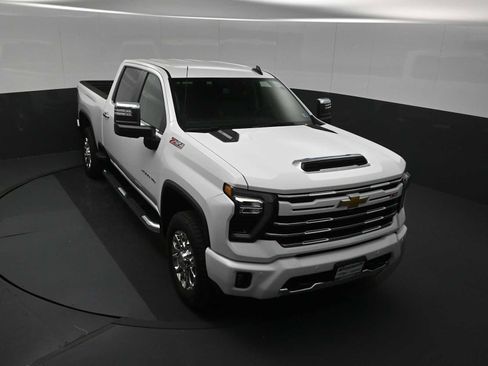 New 2026 Chevrolet Silverado 2500 LT w/ Z71 Chrome Sport Edition AWD/4WD image 15