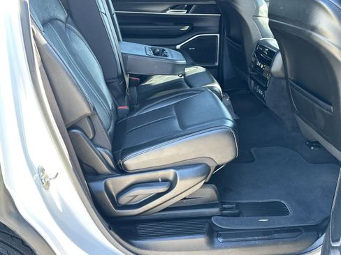 Used 2024 Jeep Wagoneer Series II w/ Flexible Seating Group RWD image 15