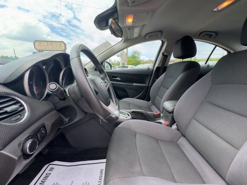 Used 2013 Chevrolet Cruze LT FWD image 10