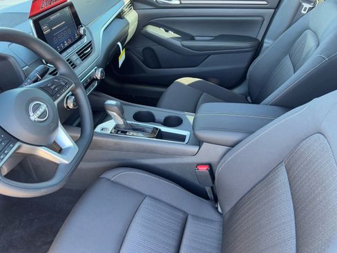 New 2025 Nissan Altima 2.5 SV image 19