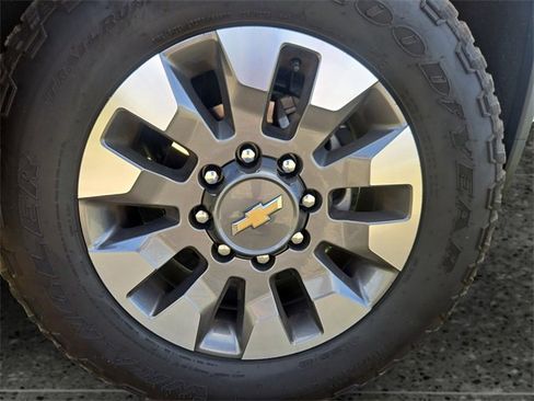 Used 2025 Chevrolet Silverado 2500 Custom w/ Custom Value Package image 14