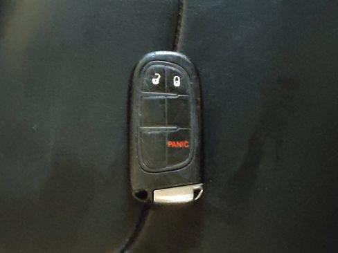 Used 2019 Jeep Cherokee Latitude Plus image 32