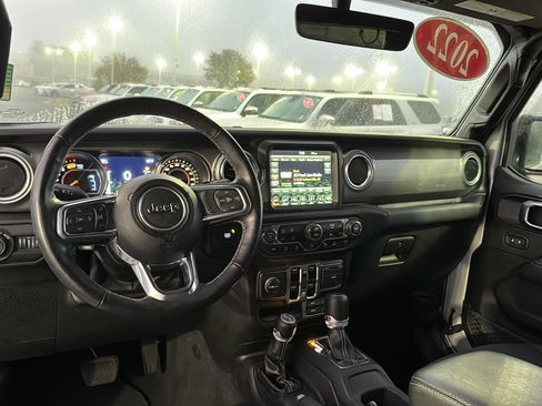 Used 2022 Jeep Wrangler Unlimited Sahara w/ Cold Weather Group image 16