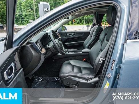 Used 2022 Volvo XC60 B5 Momentum w/ Advanced Package FWD image 22