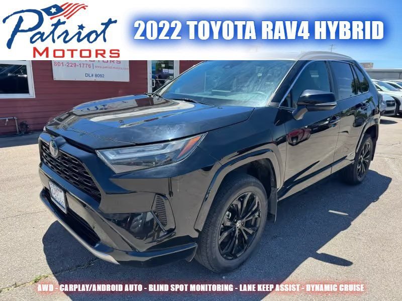 Used 2022 Toyota RAV4 SE AWD/4WD image 1