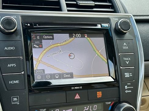 Used 2017 Toyota Camry XLE image 20