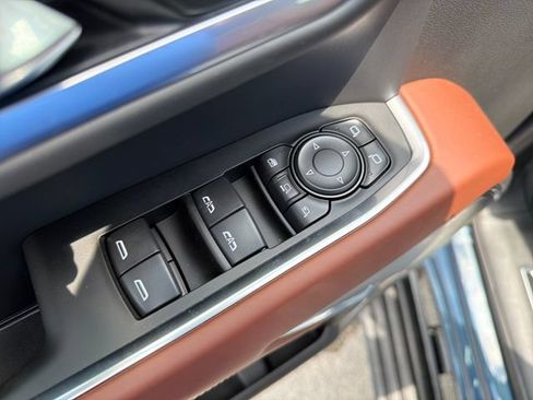 New 2026 GMC Sierra 2500 Denali Ultimate AWD/4WD image 17