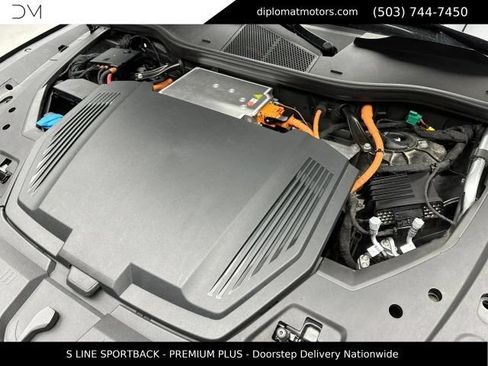 Used 2023 Audi e-tron Premium Plus AWD/4WD image 50