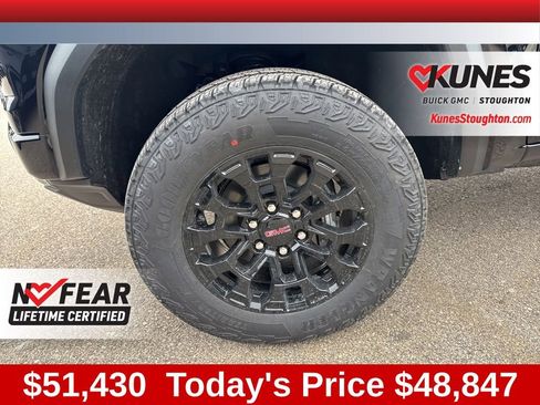 New 2026 GMC Canyon Elevation w/ Convenience Package image 17