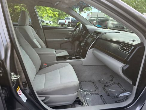 Used 2016 Toyota Camry LE FWD image 11