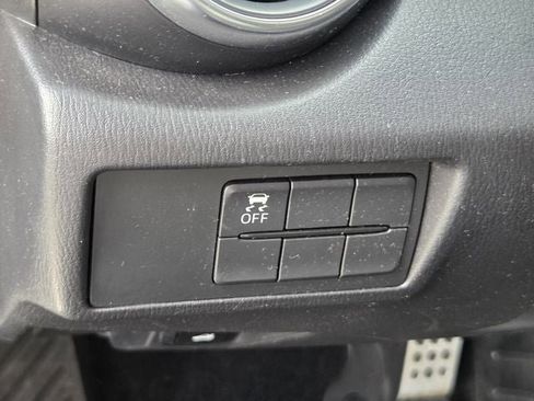 Used 2018 FIAT 124 Spider Abarth RWD image 30