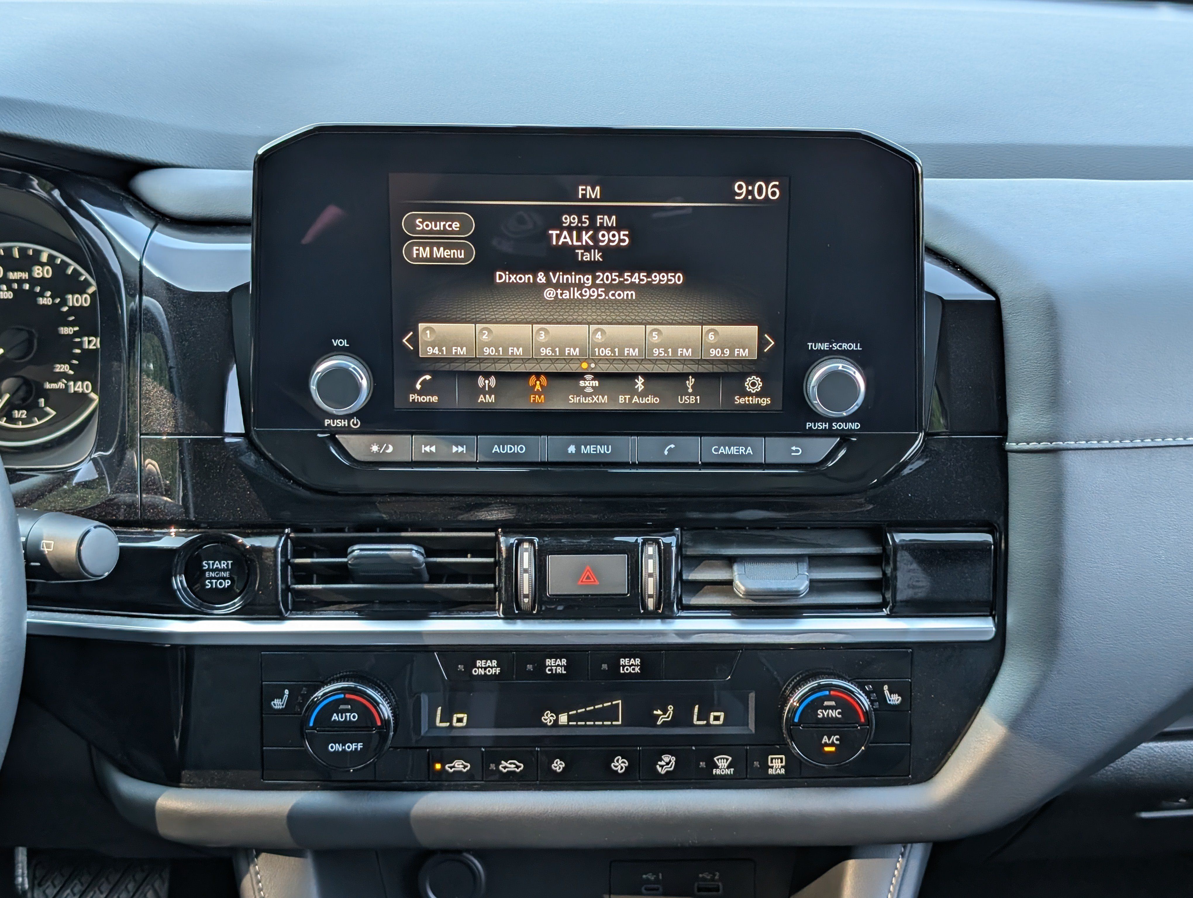 Used 2025 Nissan Pathfinder SV FWD image 28