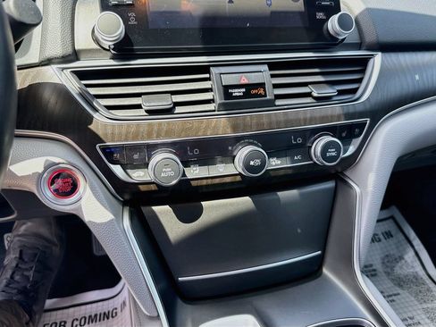 Used 2020 Honda Accord Touring image 18