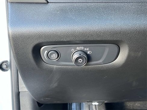 Used 2023 Chevrolet Traverse LT w/ Midnight/Sport Edition image 28