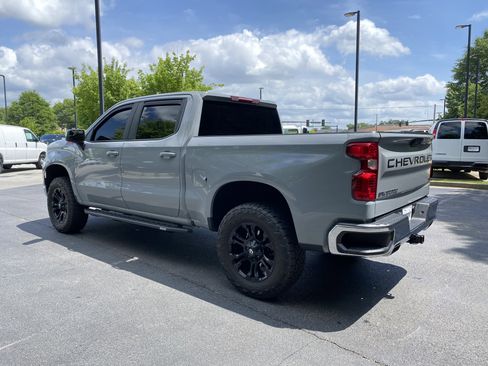 Used 2024 Chevrolet Silverado 1500 LT AWD/4WD image 7