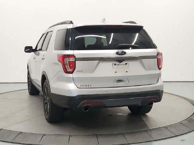 Used 2017 Ford Explorer XLT w/ Equipment Group 202A FWD image 7