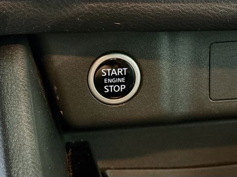 Used 2023 Nissan Rogue SV image 21