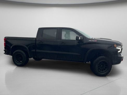 Used 2022 Chevrolet Silverado 1500 ZR2 w/ Technology Package image 4