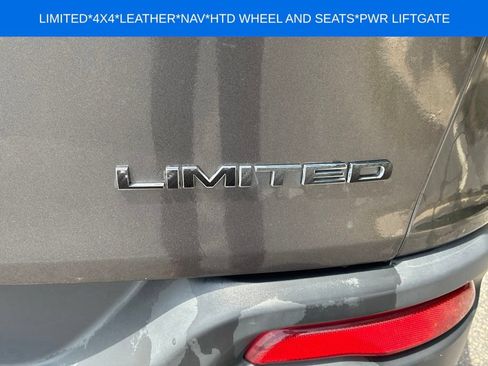 Used 2018 Jeep Cherokee Limited AWD/4WD image 8