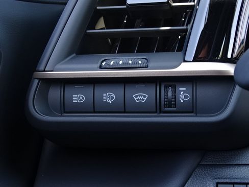 New 2026 Toyota Crown Signia AWD/4WD image 31