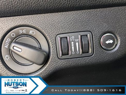 Used 2019 Dodge Challenger SXT image 23