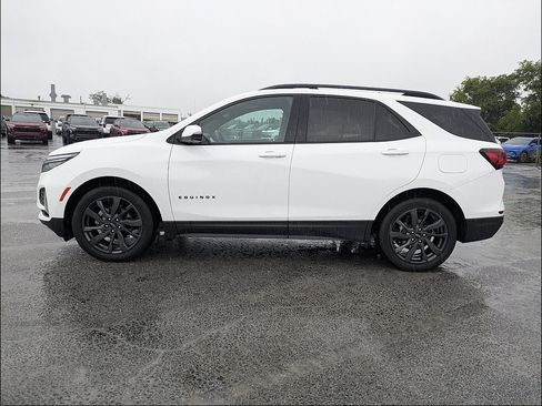 Used 2022 Chevrolet Equinox RS w/ Infotainment Package FWD image 4