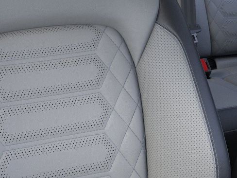 Used 2024 Ford Escape SE w/ PHEV Premium Package image 39