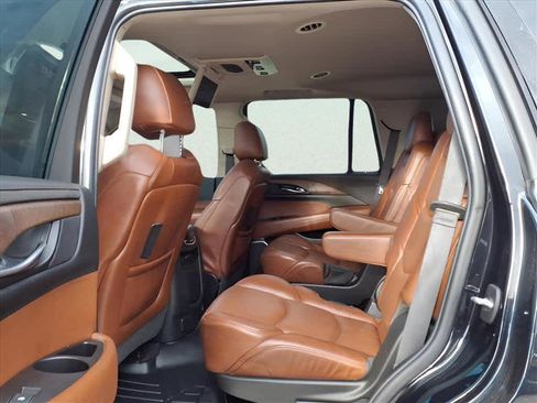 Used 2019 Cadillac Escalade Premium Luxury image 9