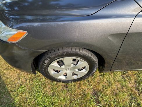 Used 2009 Toyota Camry LE FWD image 36