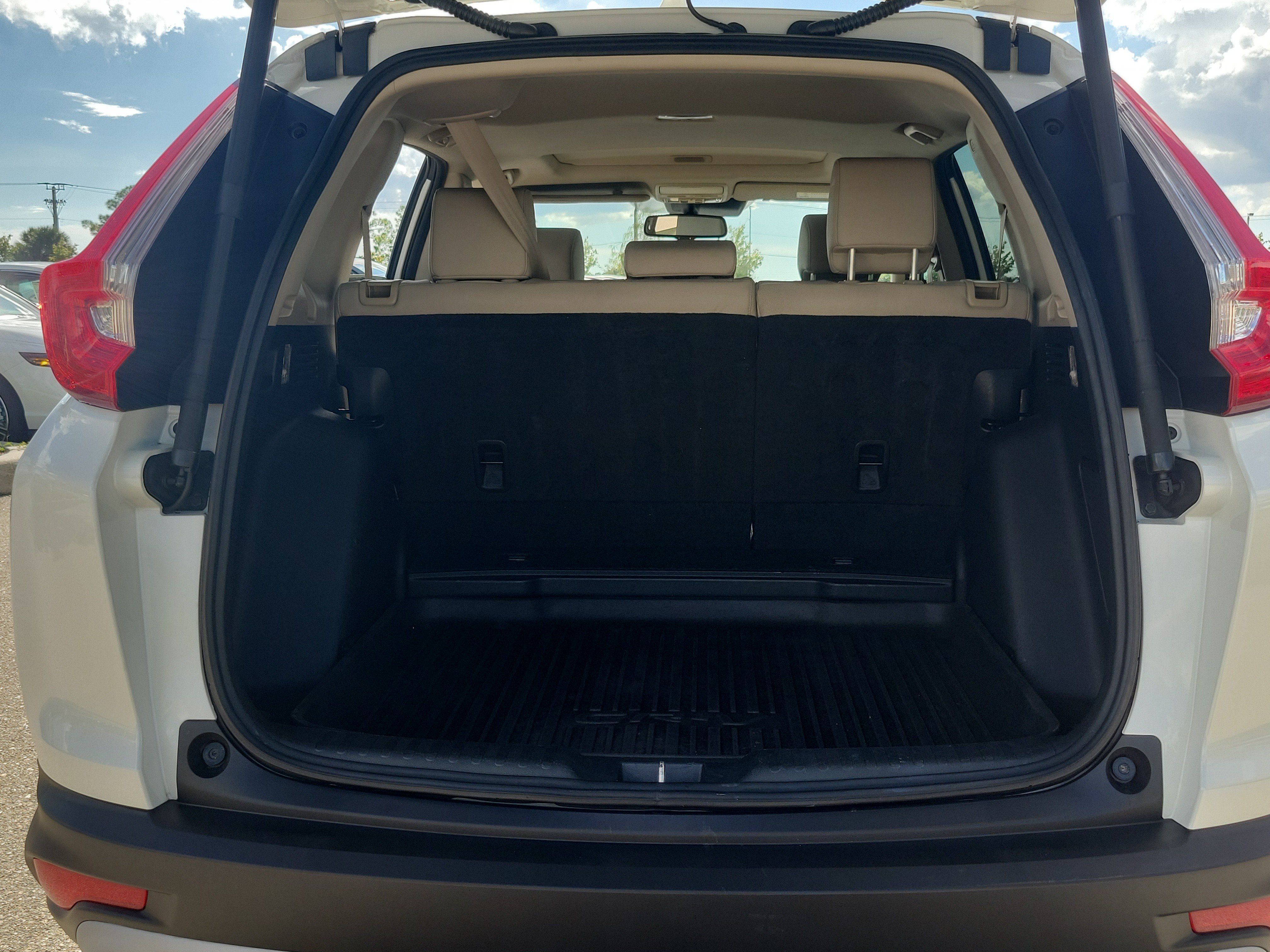 Used 2018 Honda CR-V Touring image 10
