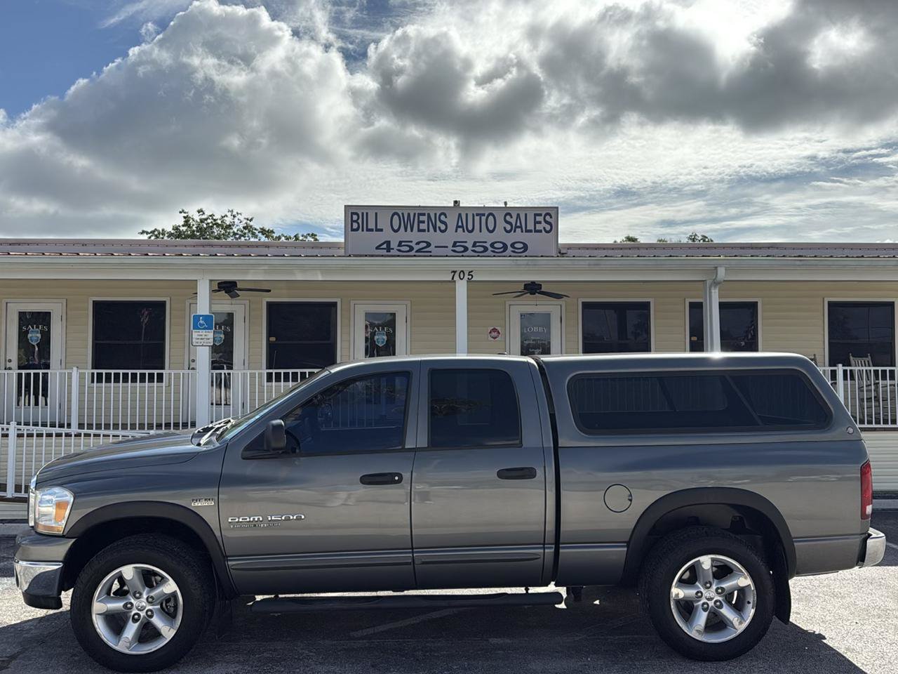 Used 2006 Dodge Ram 1500 Truck SLT AWD/4WD image 2