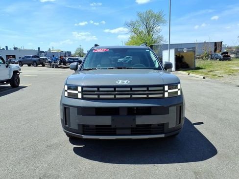 Used 2025 Hyundai Santa Fe SEL FWD image 2