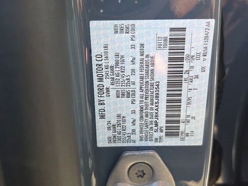 Used 2025 Lincoln Nautilus Reserve w/ Jet Appearance Package image 10