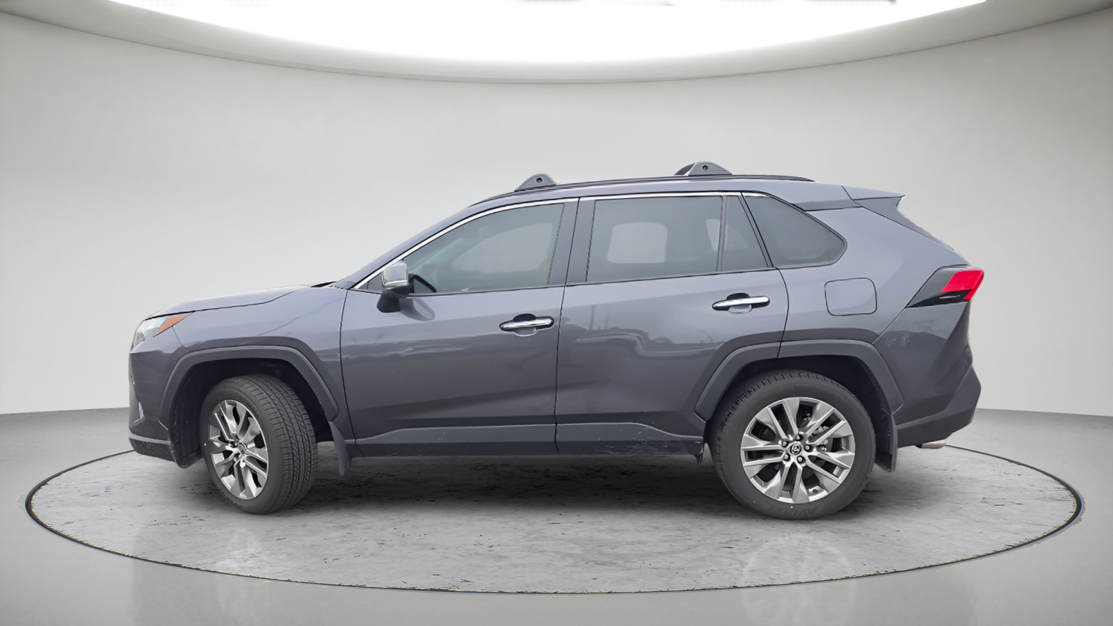 Used 2025 Toyota RAV4 Limited w/ Advanced Technology Package AWD/4WD image 11