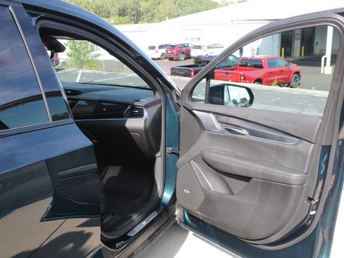 Used 2024 Cadillac XT6 Sport w/ Technology Package AWD/4WD image 30