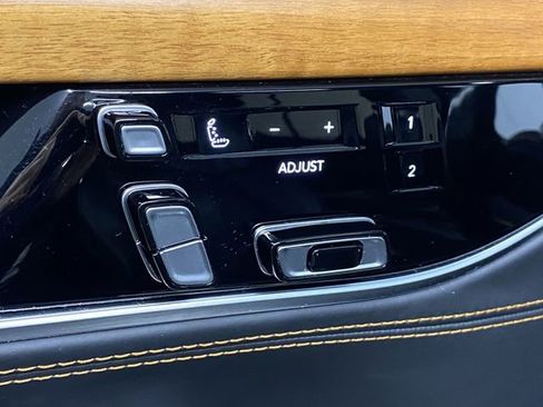 Used 2022 Jeep Grand Wagoneer Series III image 50