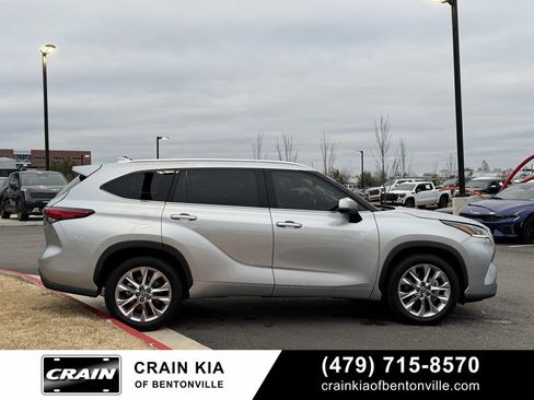 Used 2020 Toyota Highlander Limited image 9