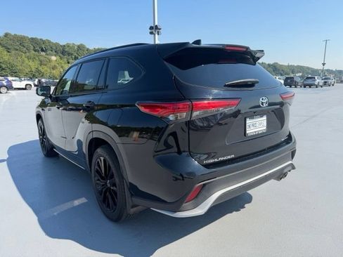 Used 2023 Toyota Highlander XSE AWD/4WD image 5