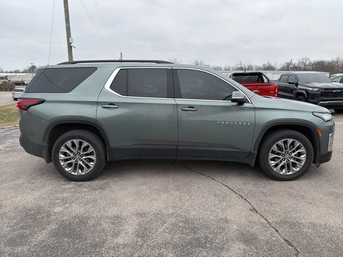 Used 2022 Chevrolet Traverse LT image 4