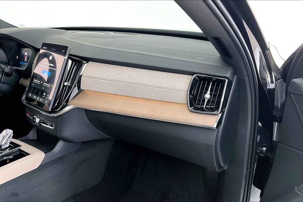 New 2026 Volvo XC90 T8 Core w/ Protection Package Premier AWD/4WD image 13