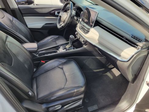 Used 2022 Jeep Compass Limited w/ Sun and Sound Group image 18