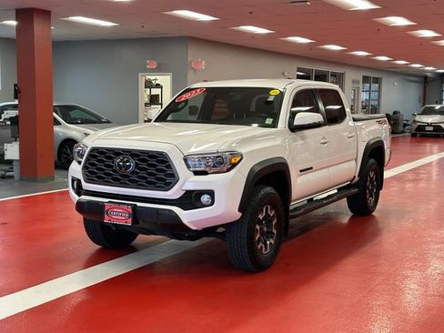Certified 2023 Toyota Tacoma TRD Off-Road AWD/4WD image 7
