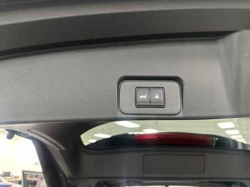 Used 2025 Nissan Rogue Platinum AWD/4WD image 21